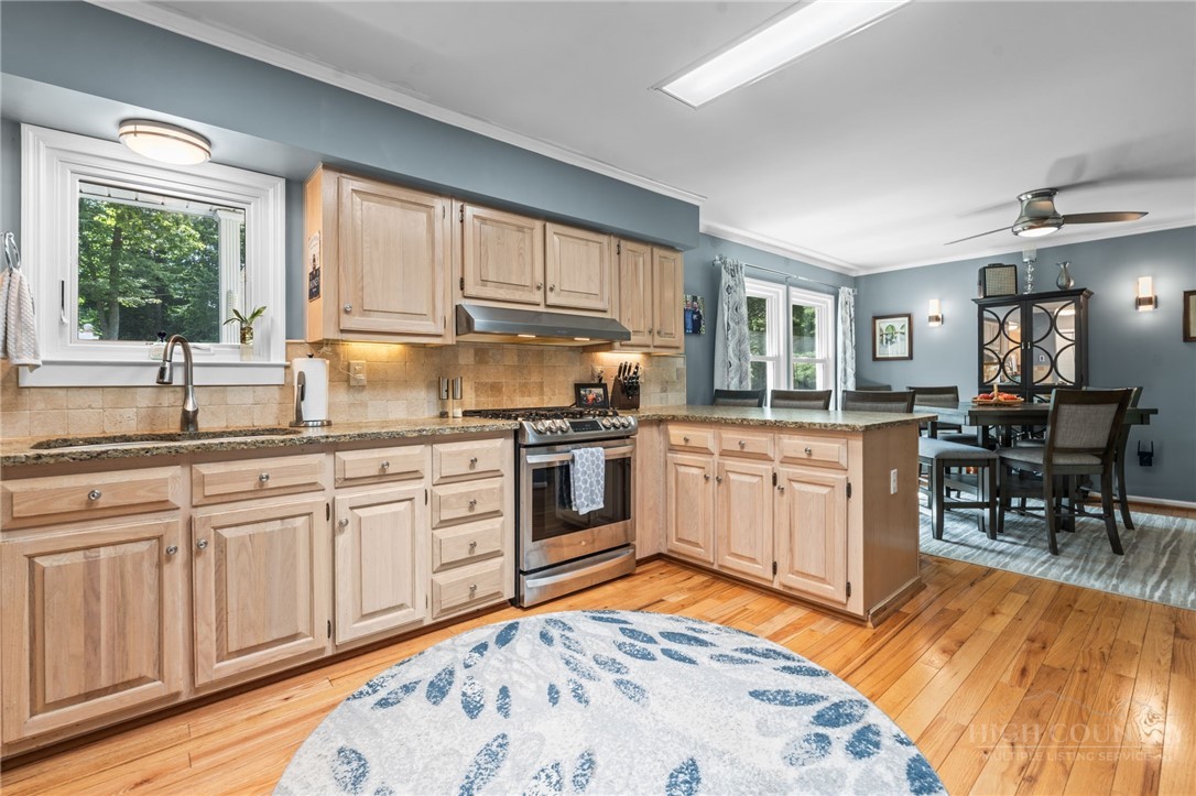 9081 Pittmans Gap Road Newland, NC 28657 - Photo 6 of 49