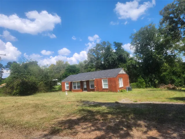 $1,050 | 715 South Market Street, Grapeland, TX 75844