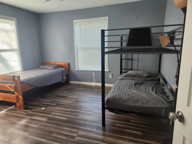 $1,050 | 715 South Market Street, Grapeland, TX 75844