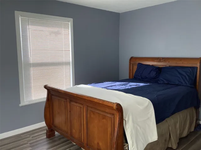 $1,050 | 715 South Market Street, Grapeland, TX 75844