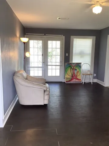 $1,050 | 715 South Market Street, Grapeland, TX 75844