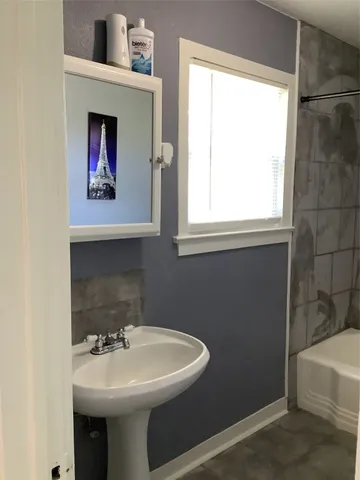 $1,050 | 715 South Market Street, Grapeland, TX 75844