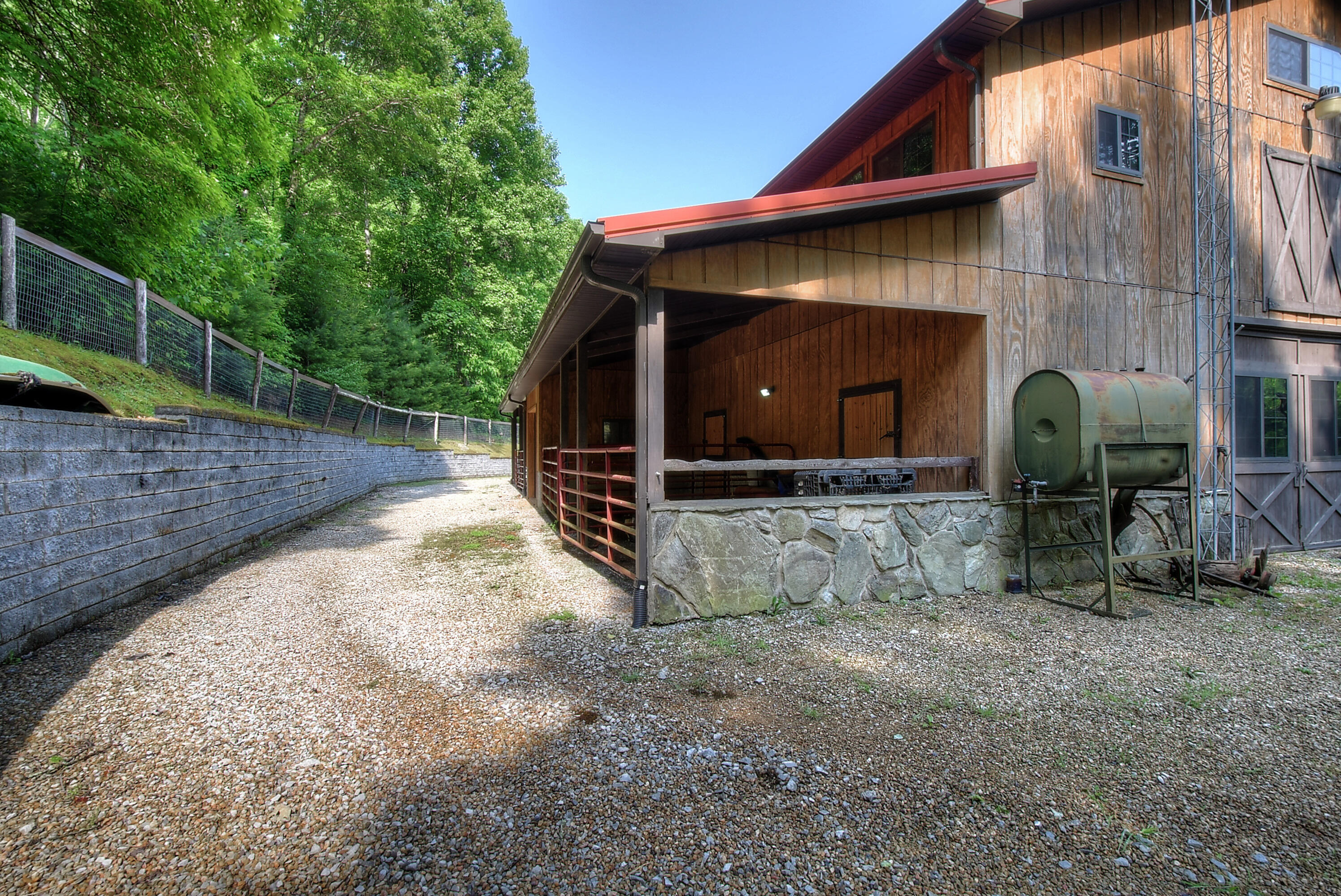 210 Chandler Cove Road Erwin, TN 37650 - Photo 37 of 89 4