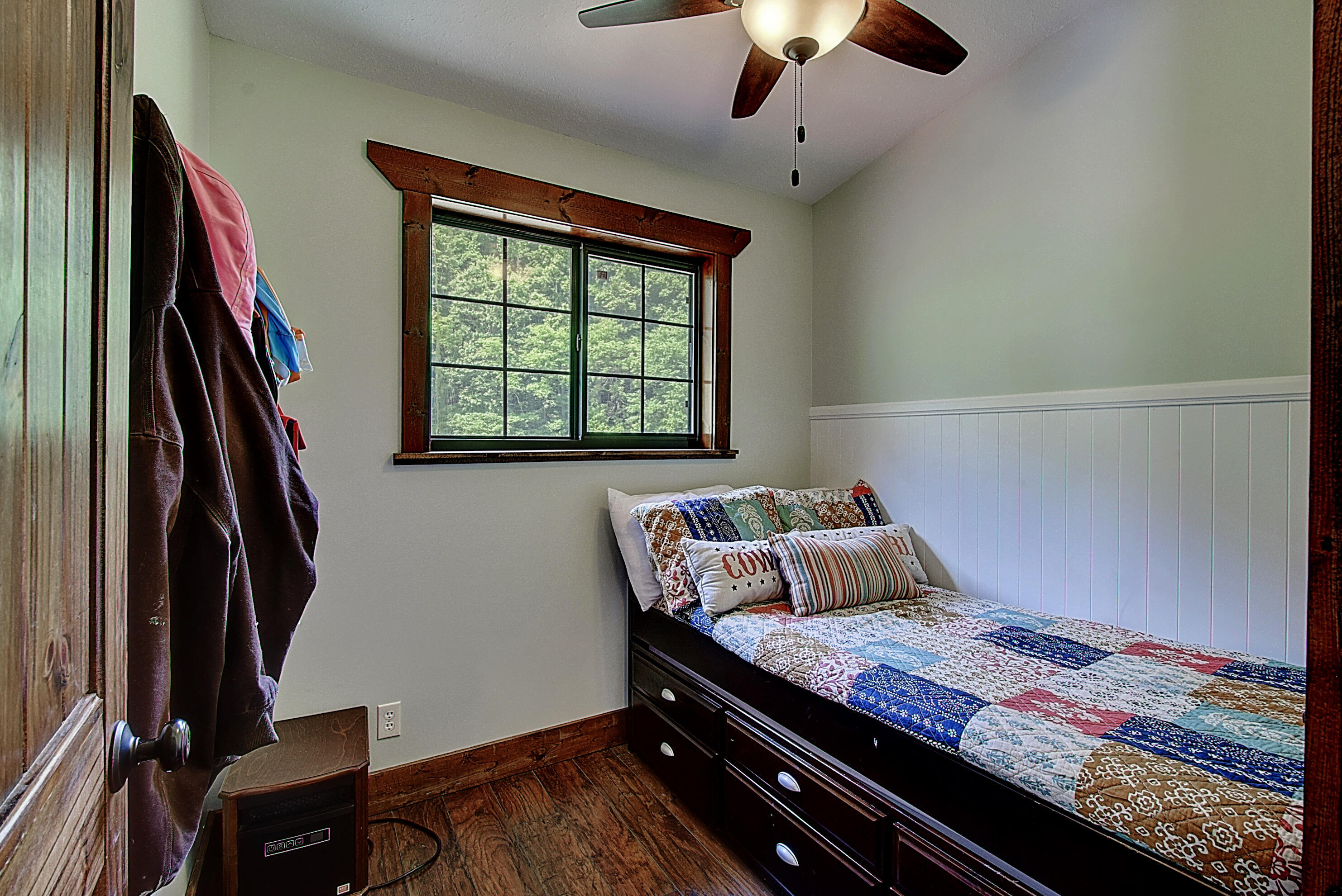 210 Chandler Cove Road Erwin, TN 37650 - Photo 54 of 89 DSC_0025And8more