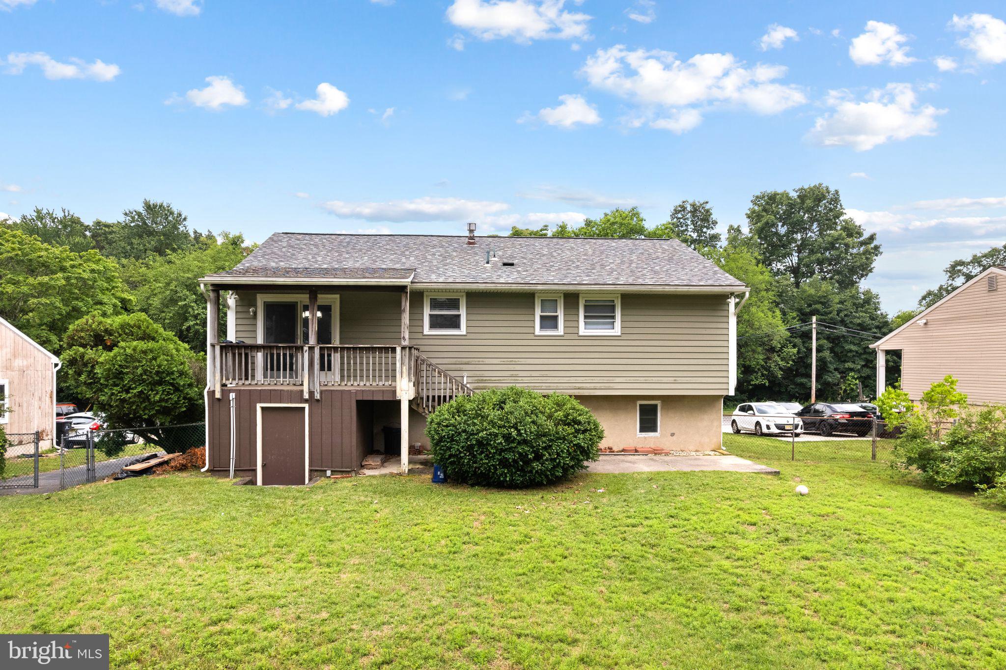 16 Prospect Avenue Sicklerville, NJ 08081 - Photo 32 of 34 Charming home with lush green yard.