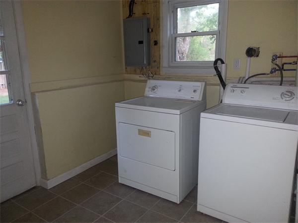 22 Roosevelt Road Dedham, MA 02026 - Photo 12 of 16 Gallery Image 12