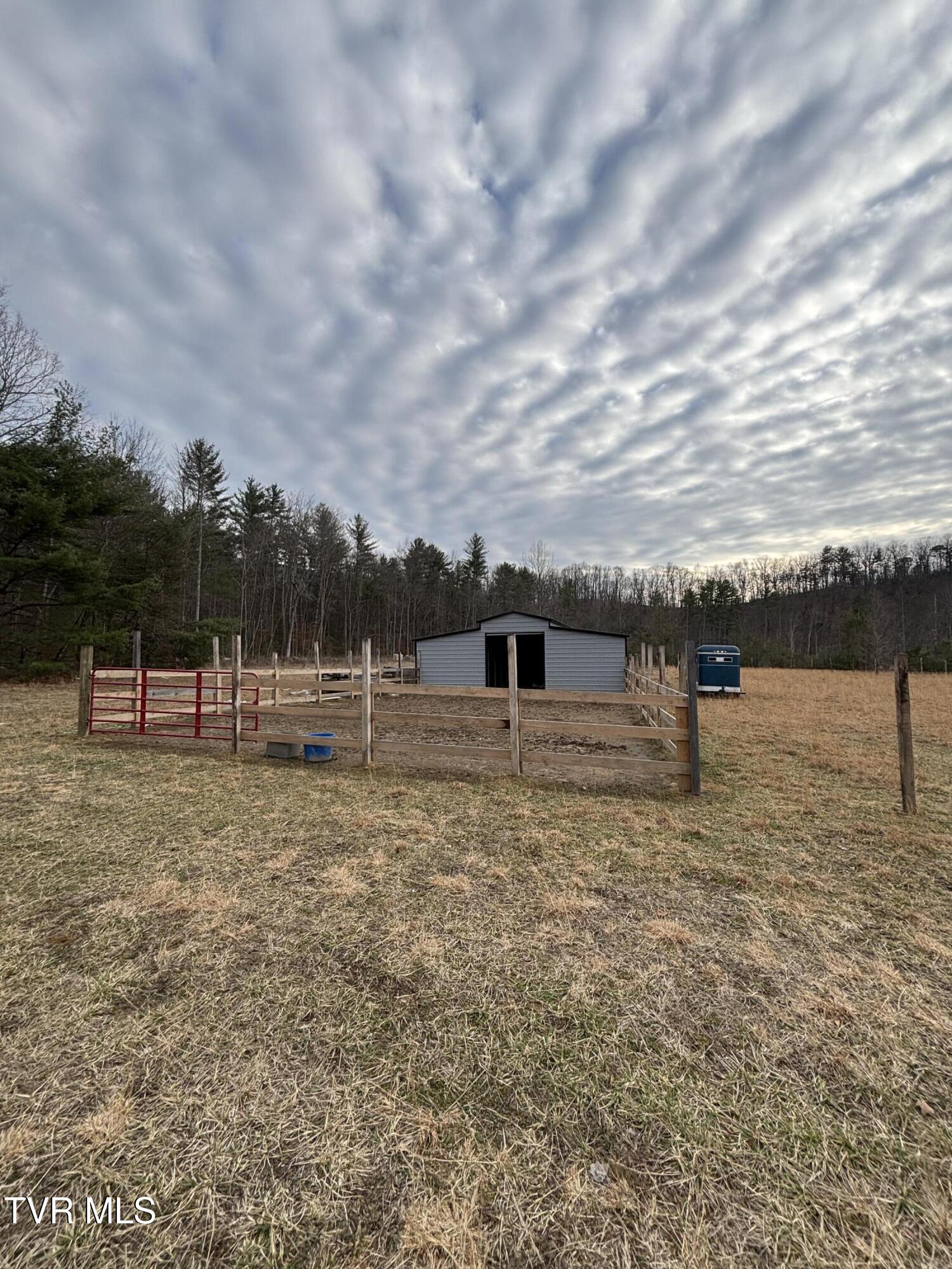 424 Rust Road Bristol, TN 37620 - Photo 11 of 14 IMG_8936