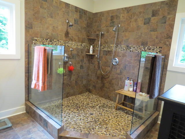 1928 Glass Hill Road Goode, VA 24556 - Photo 16 of 34 016 Master Bath #1