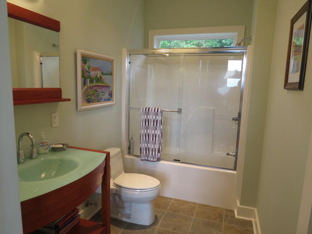 1928 Glass Hill Road Goode, VA 24556 - Photo 19 of 34 019 Guest Bath