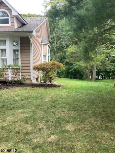 150 Smoke Rise Road Bedminster, NJ 07921 - Photo 4 of 47