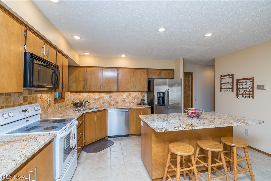 10742 Gate Post Road Strongsville, OH 44149 - Photo 13 of 31 Gallery Image 13