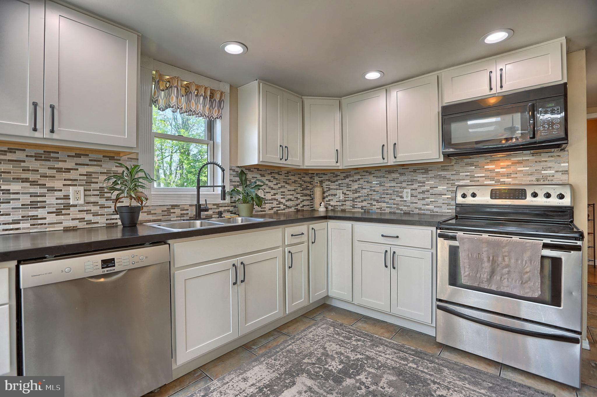 4792 Ridge Road Elizabethtown, PA 17022 - Photo 8 of 31 Gallery Image 8