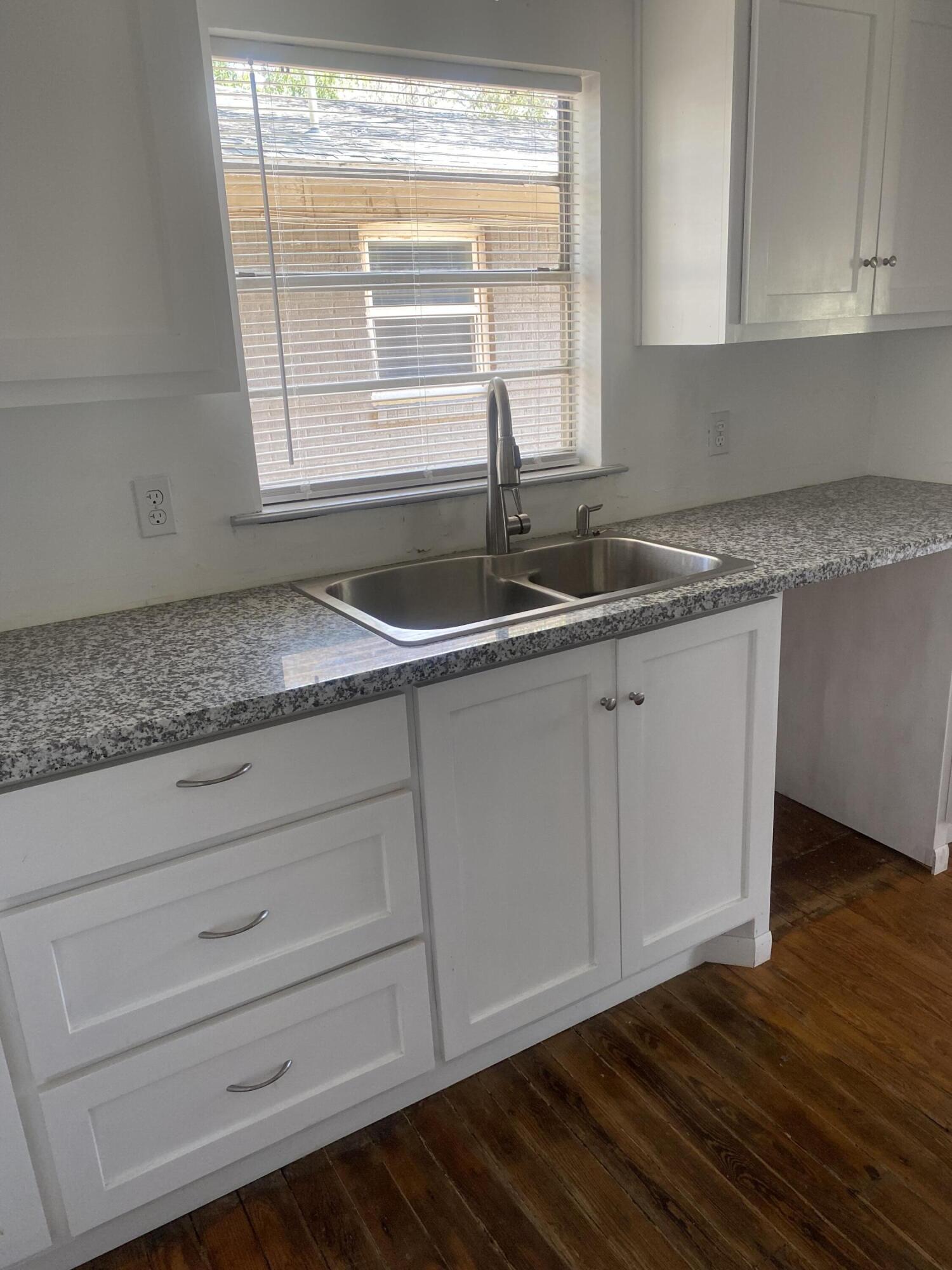 2218 18th Street, Unit A Lubbock, TX 79401 - Photo 15 of 18 IMG-0176