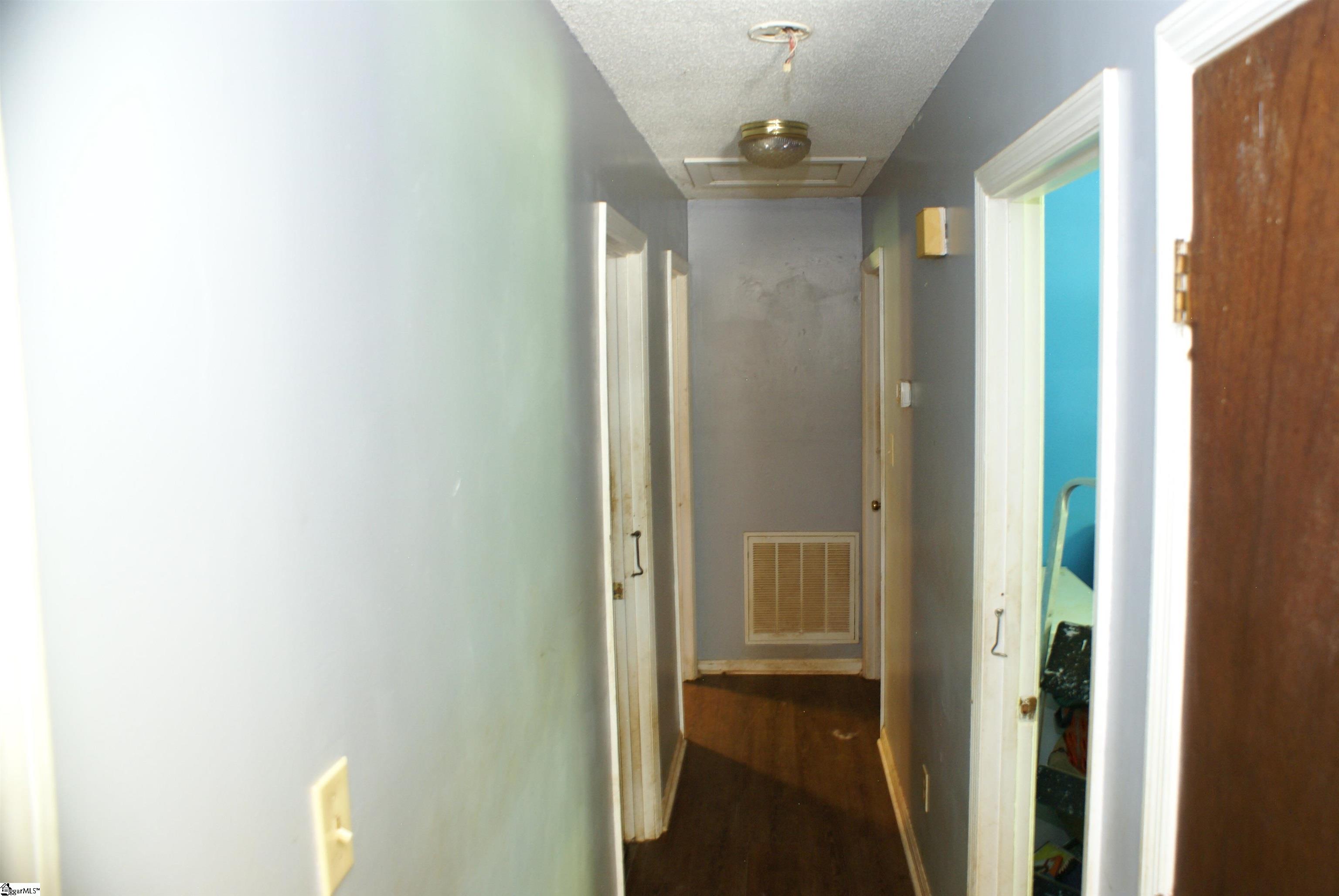 208 Baldwin Circle Clinton, SC 29325 - Photo 14 of 26 Gallery Image 14