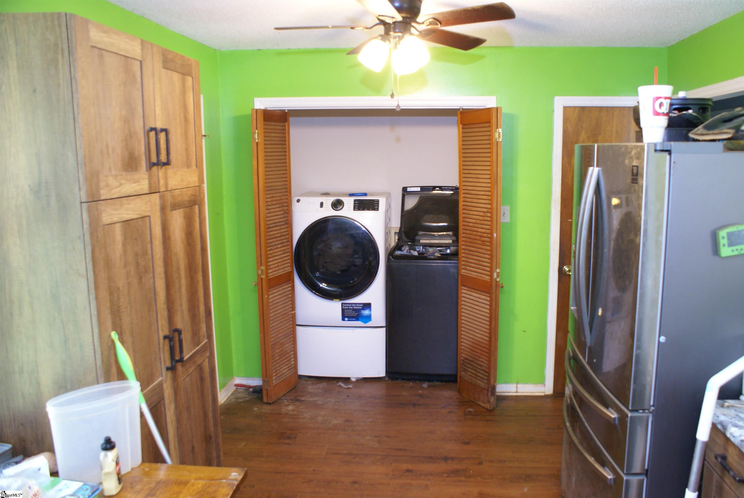 208 Baldwin Circle Clinton, SC 29325 - Photo 26 of 26 Laundry room off of the kitchen