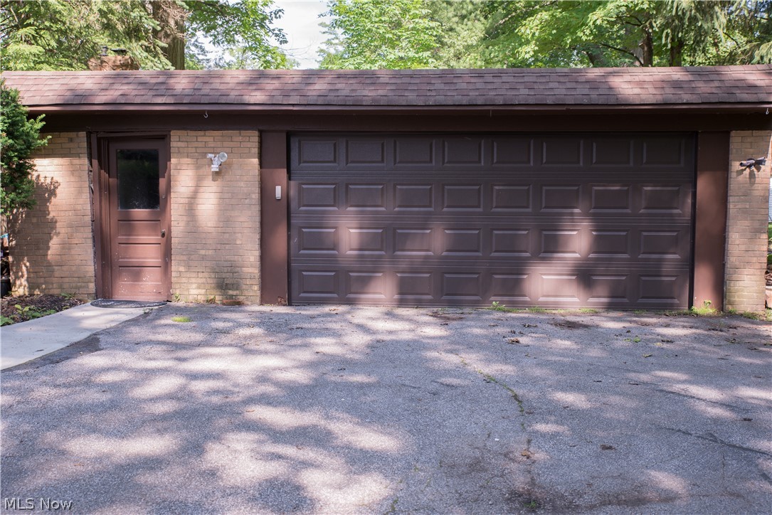 12985 Huffman Road Cleveland, OH 44130 - Photo 5 of 35 Gallery Image 5