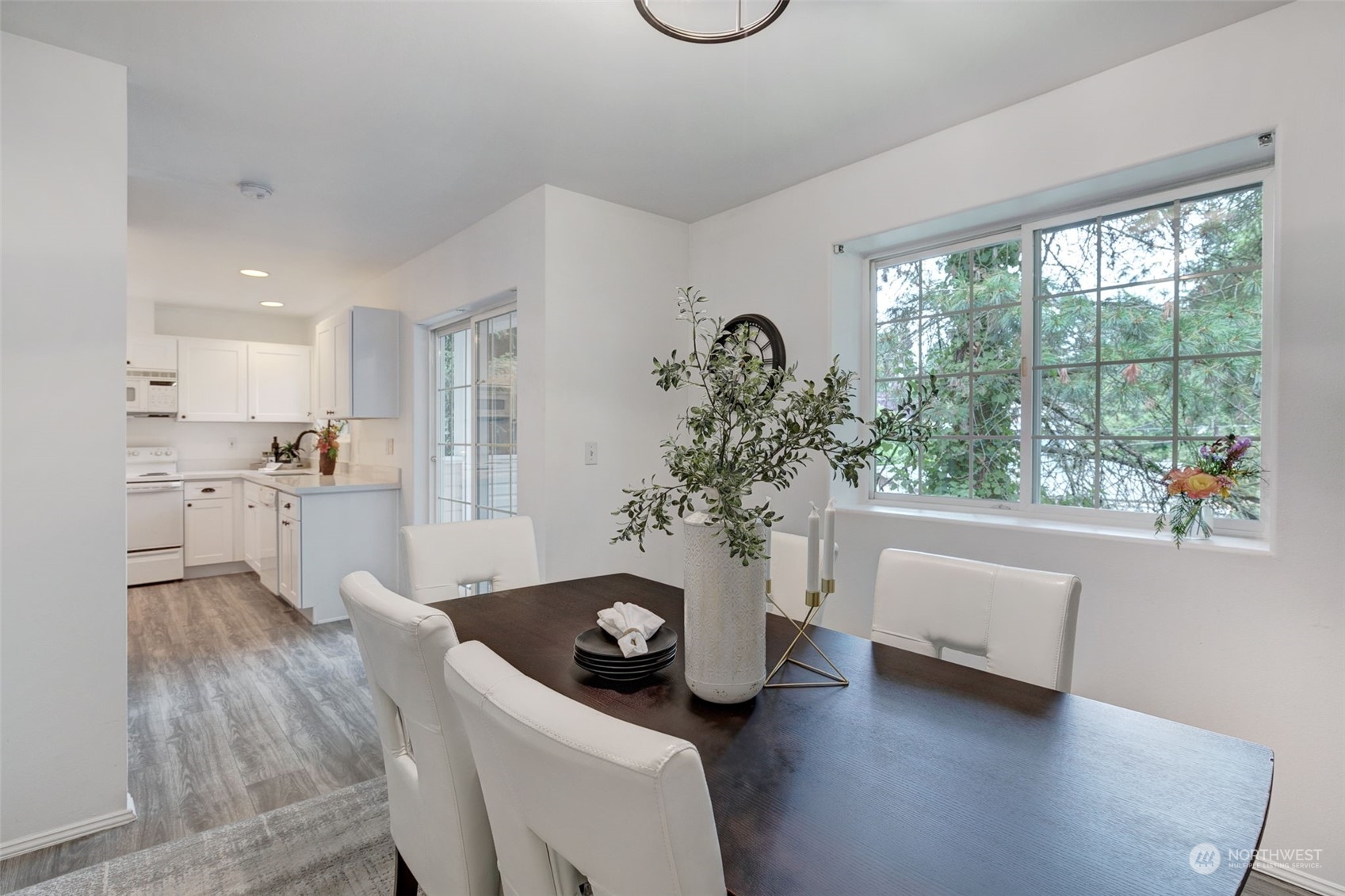 8629 240th Street Southwest, Unit C2 Edmonds, WA 98026 - Photo 12 of 39 Gallery Image 12