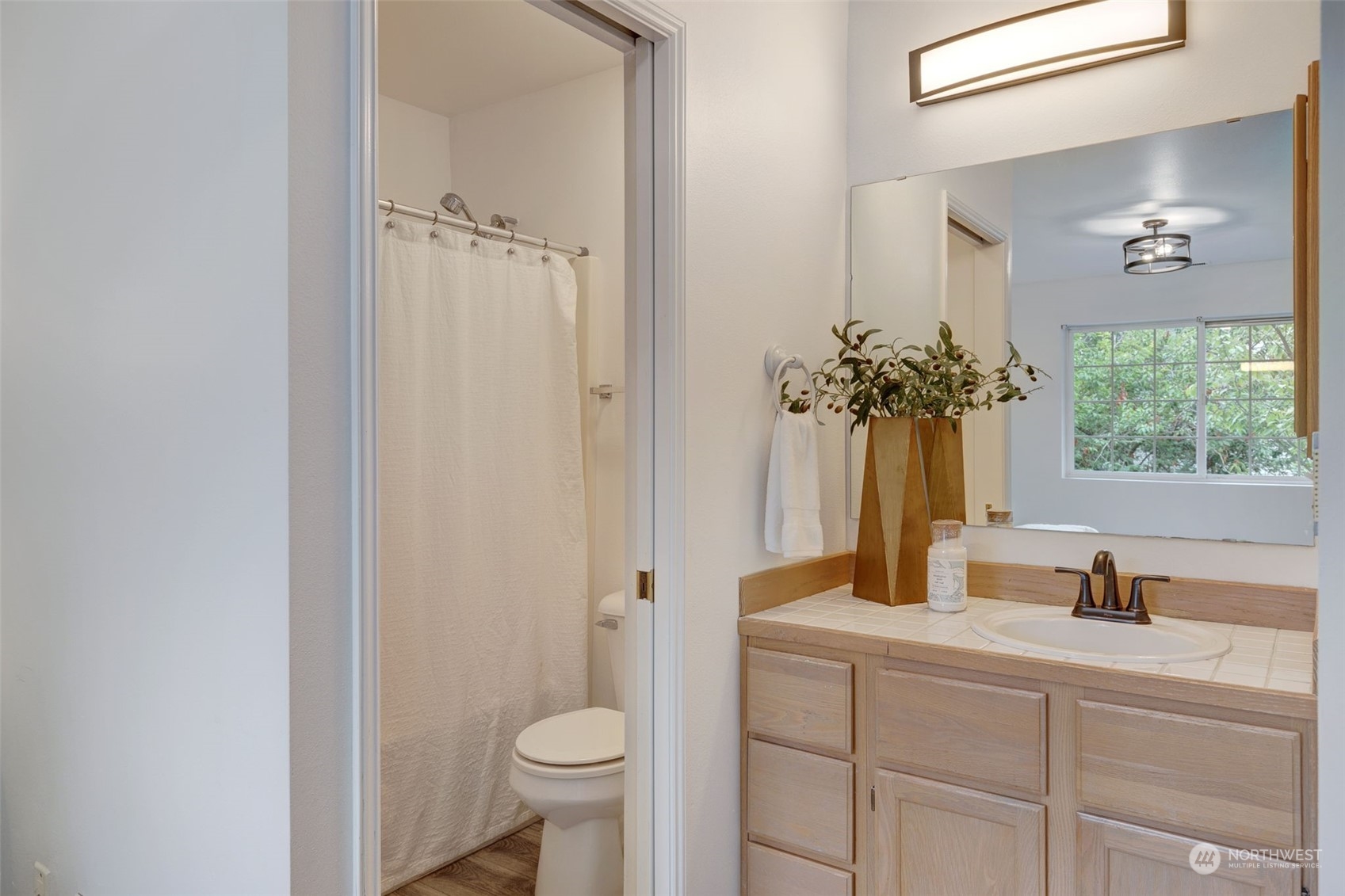 8629 240th Street Southwest, Unit C2 Edmonds, WA 98026 - Photo 24 of 39 Gallery Image 24