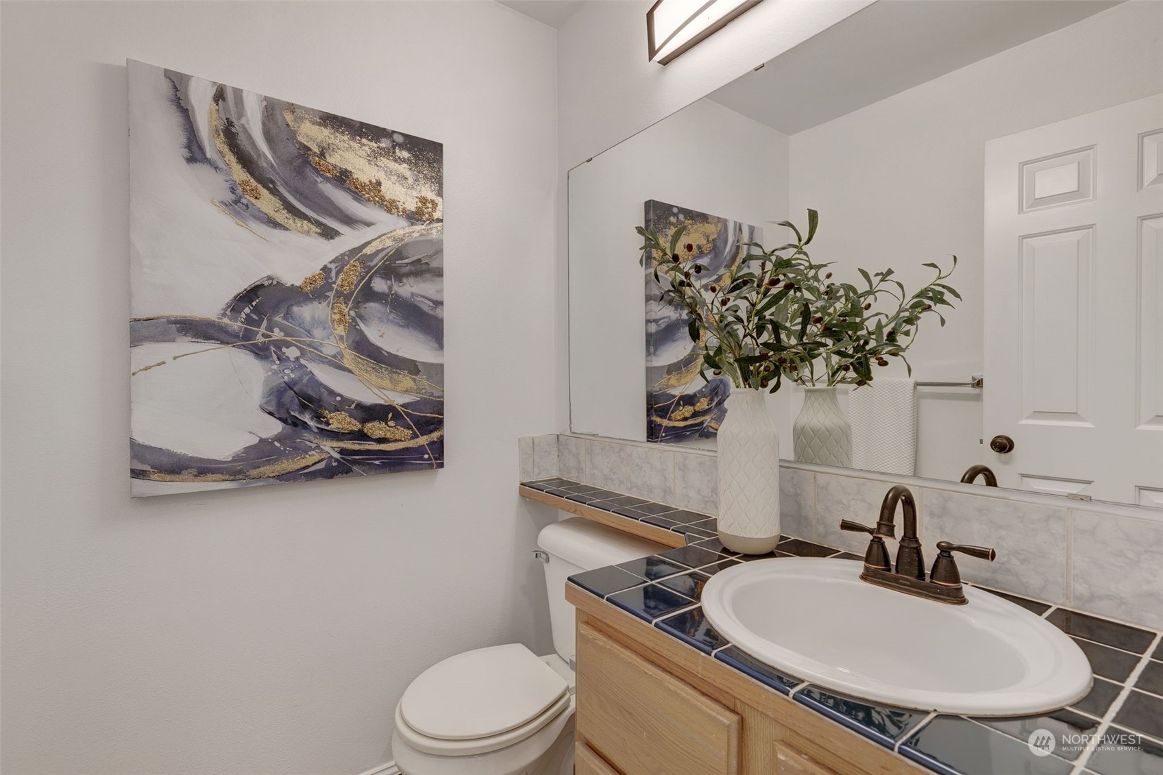 8629 240th Street Southwest, Unit C2 Edmonds, WA 98026 - Photo 9 of 39 Gallery Image 9