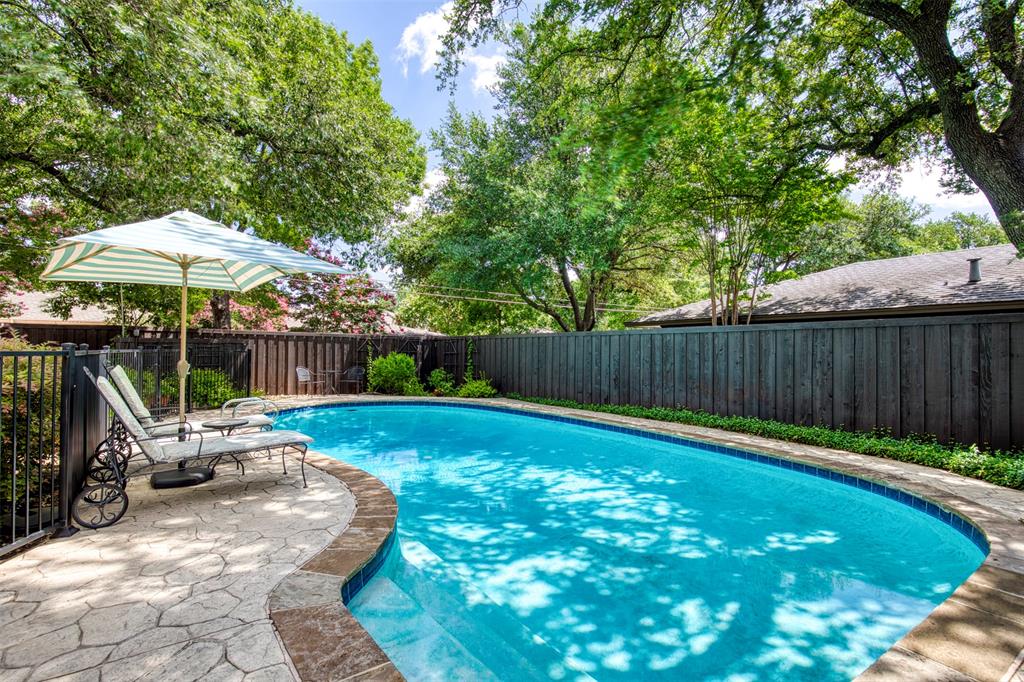 4829 Harvest Hill Dallas, TX 75244 - Photo 34 of 35 a view of a backyard with a patio