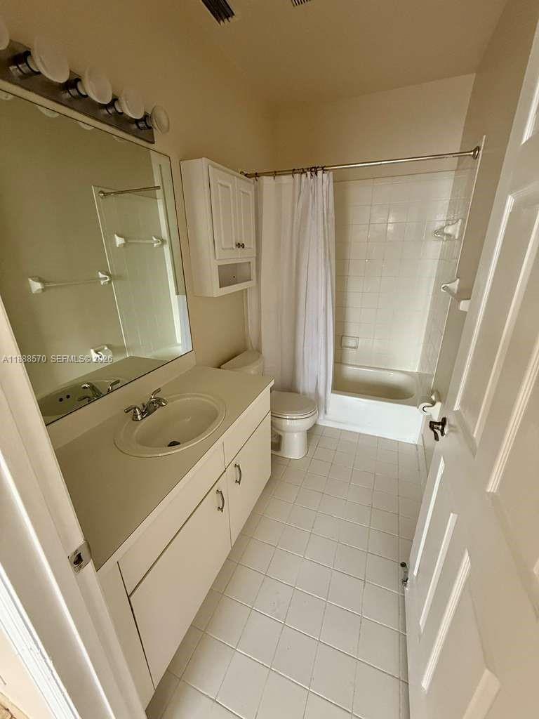 16111 Emerald Cove Road, Unit 16111 Weston, FL 33331 - Photo 8 of 38