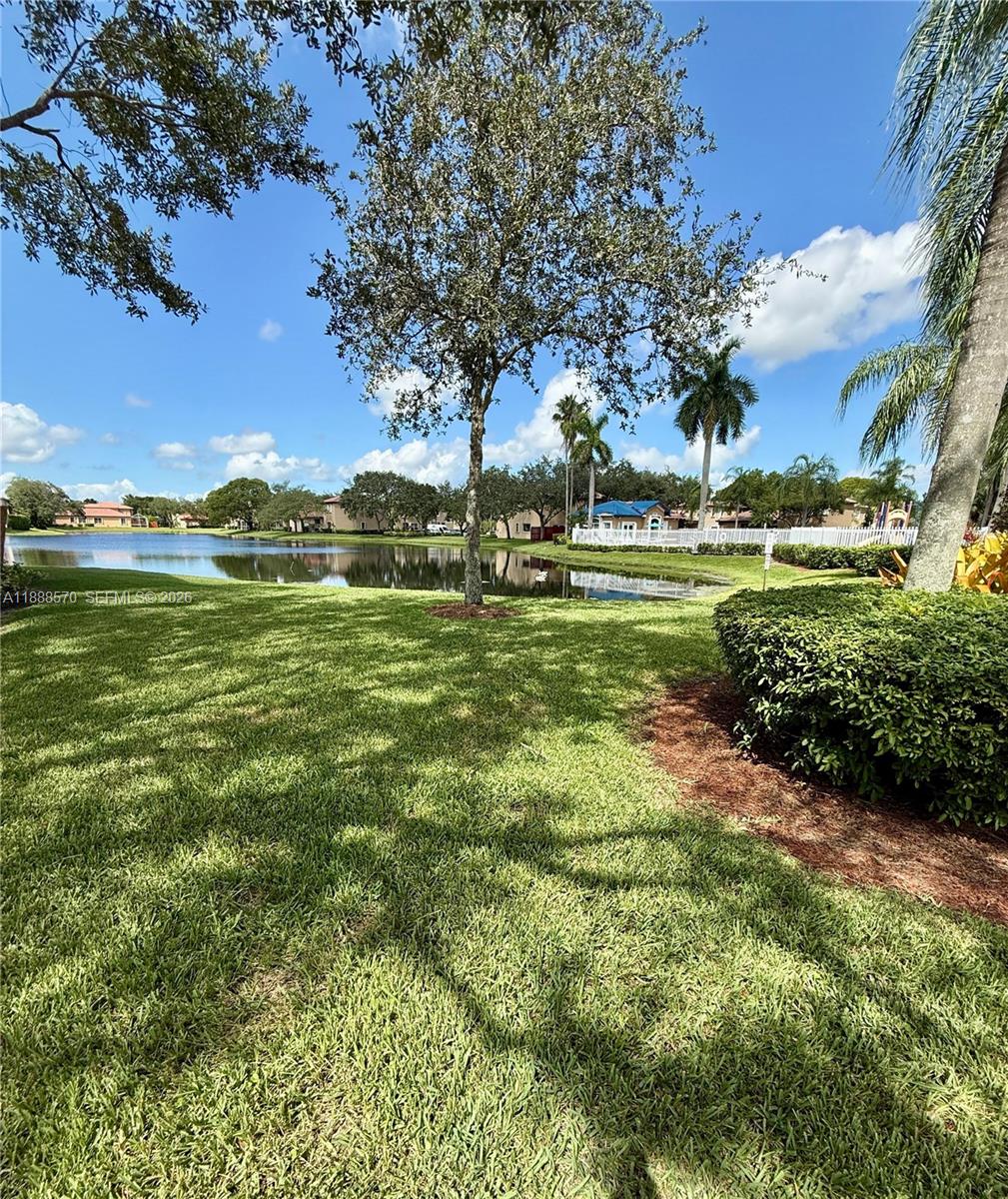 16111 Emerald Cove Road, Unit 16111 Weston, FL 33331 - Photo 10 of 38