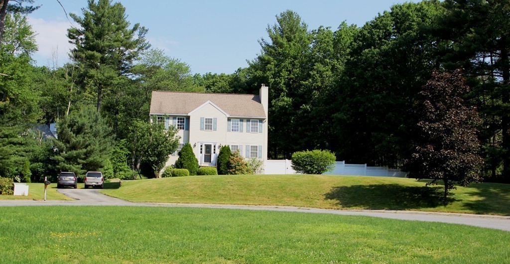 3 Rocky Road Dracut, MA 01826 - Photo 4 of 30 Gallery Image 4