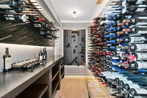 $9,995,000 | 7 Ashwood Court, Amagansett, NY 11930