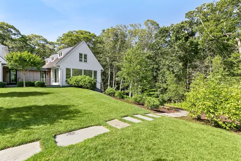 $9,995,000 | 7 Ashwood Court, Amagansett, NY 11930