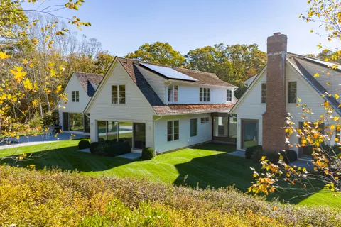 $9,995,000 | 7 Ashwood Court, Amagansett, NY 11930