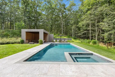 $9,995,000 | 7 Ashwood Court, Amagansett, NY 11930