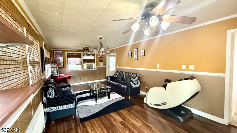 10-05 Berdan Avenue Fair Lawn, NJ 07410 - Photo 12 of 27