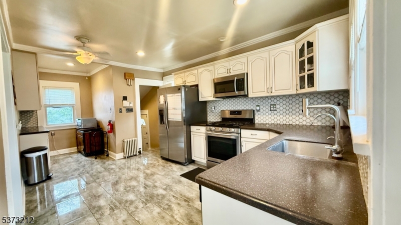 10-05 Berdan Avenue Fair Lawn, NJ 07410 - Photo 13 of 27