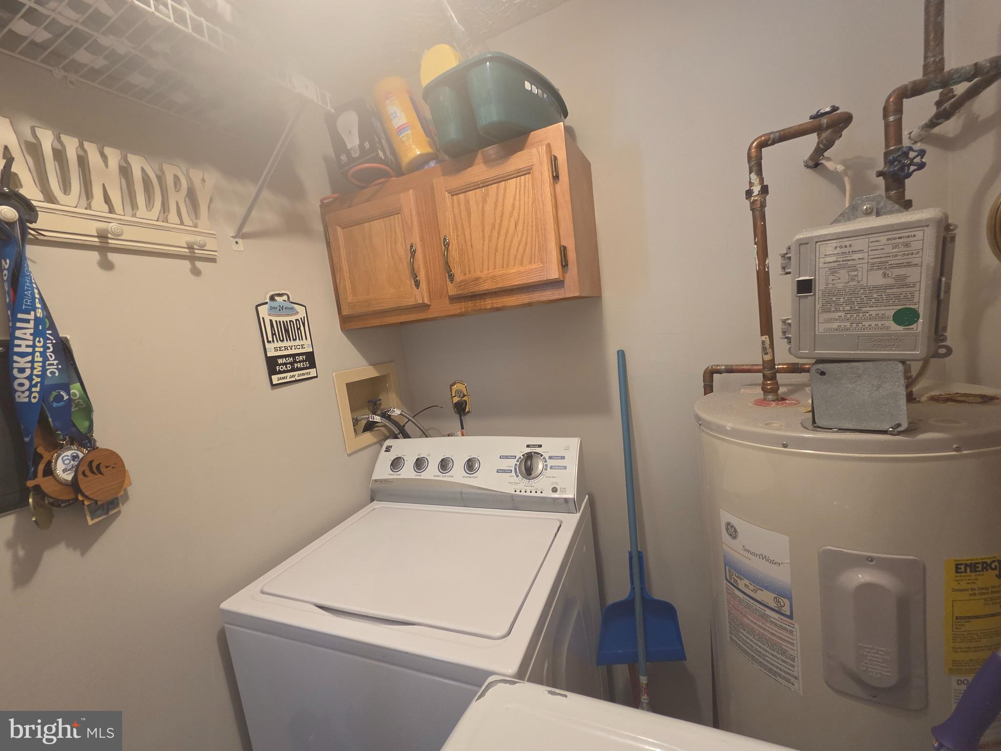 628 Southern Hills Drive, Unit B Arnold, MD 21012 - Photo 20 of 23 a bathroom with a sink toilet and a mirror