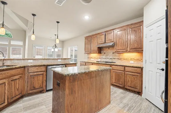 $3,500 | 708 Yarrow Street, Little Elm, TX 75068