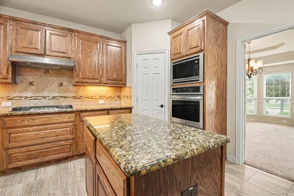 $3,500 | 708 Yarrow Street, Little Elm, TX 75068