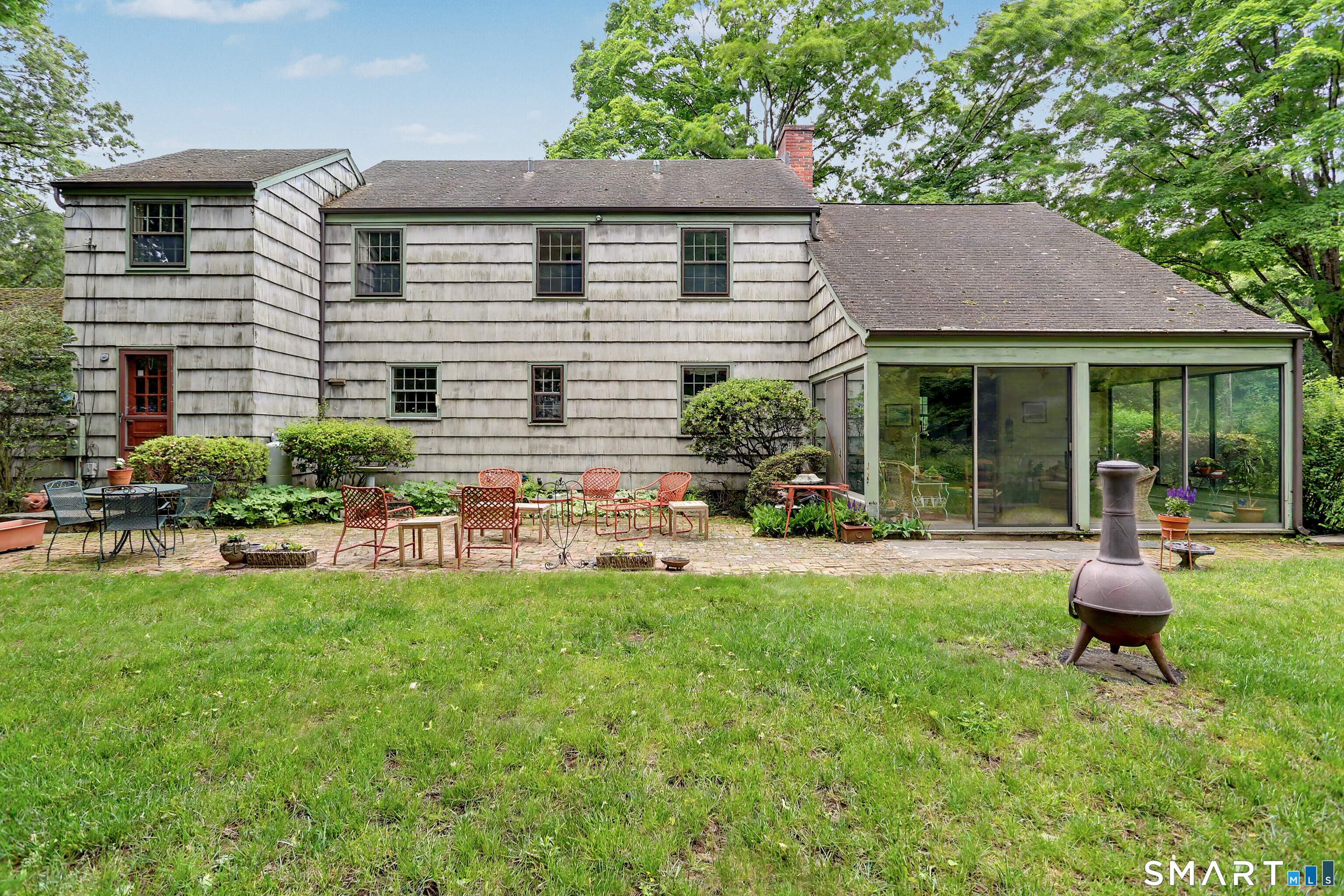 240 North Cedar Road Fairfield, CT 06824 - Photo 5 of 40