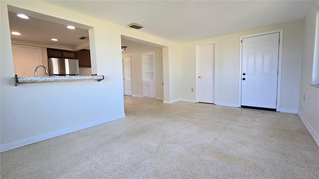 10835 Leeds Road Port Richey, FL 34668 - Photo 10 of 14 Family Room
