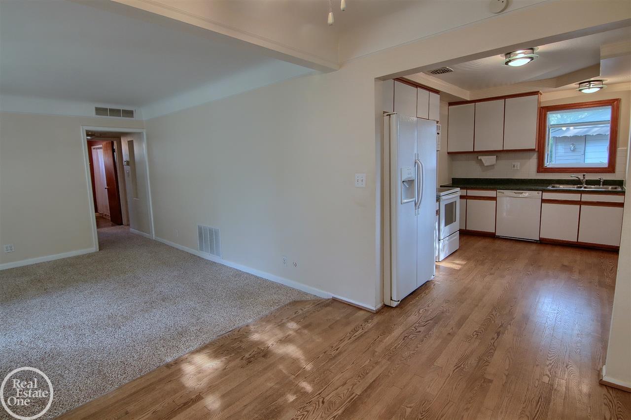4212 West Webster Road Royal Oak, MI 48073 - Photo 22 of 32 31389649-22.JPG