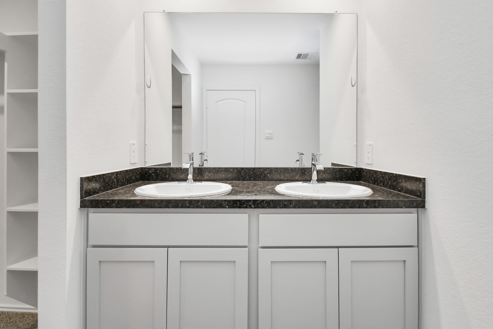 5315 Castlebury Meadows Dr Spring Spring, TX 77373 - Photo 29 of 39 a sink and a mirror