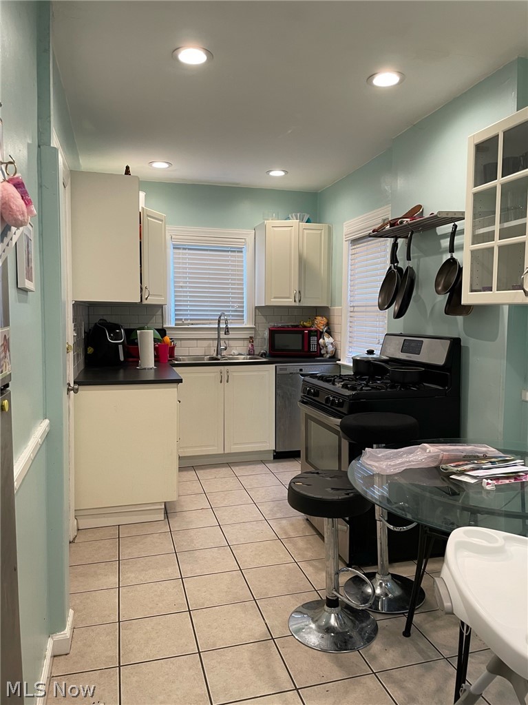 3529 Normandy Road Cleveland, OH 44120 - Photo 6 of 26 Down Unit