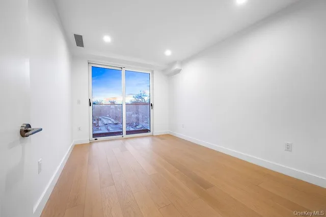 $982,650 | 150-02 Northern Boulevard, Unit 3B | Murray Hill - Flushing