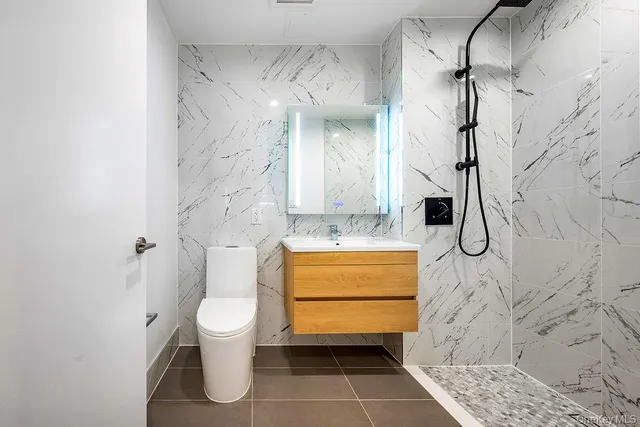 $982,650 | 150-02 Northern Boulevard, Unit 3B | Murray Hill - Flushing