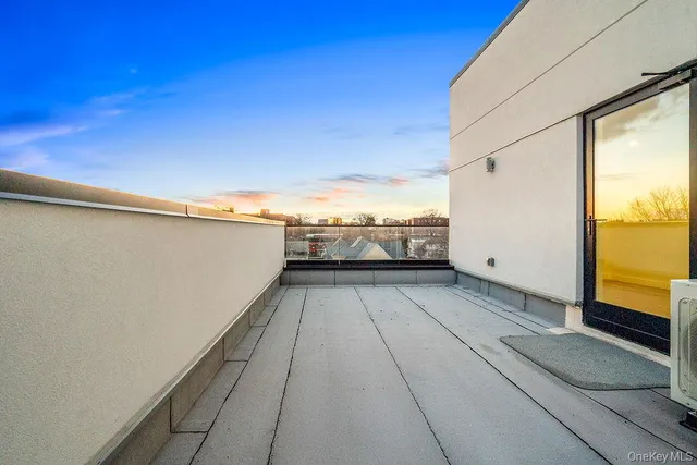 $982,650 | 150-02 Northern Boulevard, Unit 3B | Murray Hill - Flushing