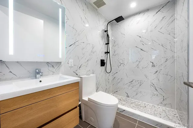 $982,650 | 150-02 Northern Boulevard, Unit 3B | Murray Hill - Flushing