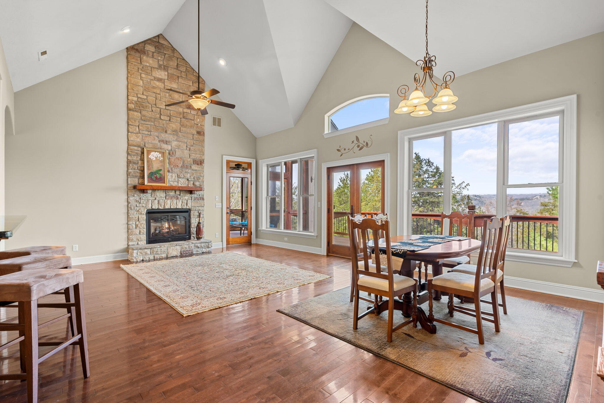 512 Silverwood Place Reeds Spring, MO 65737 - Photo 7 of 84 Sunny Natural Lighting