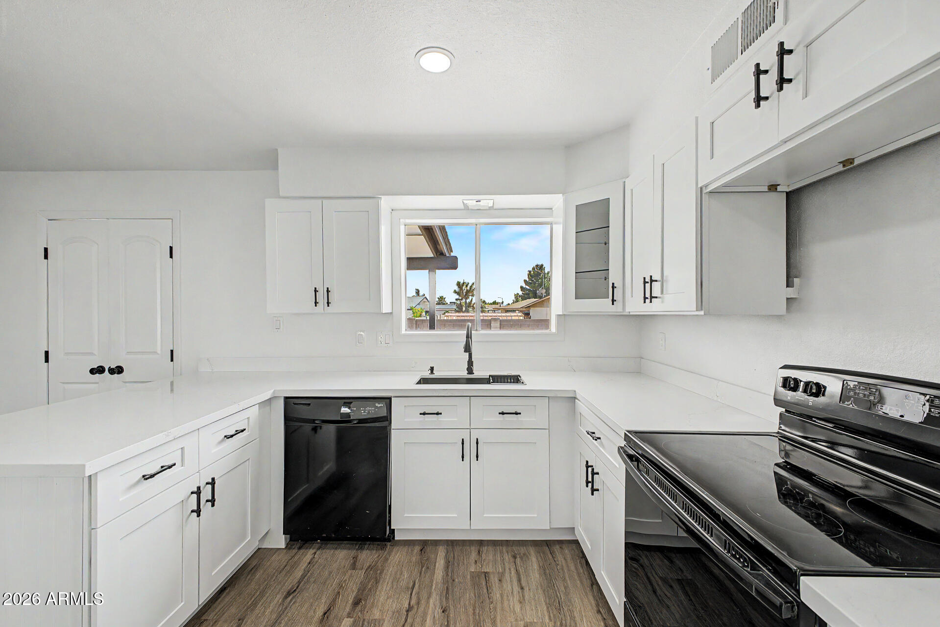 913 West St John Road Phoenix, AZ 85023 - Photo 14 of 34 IMG_1330