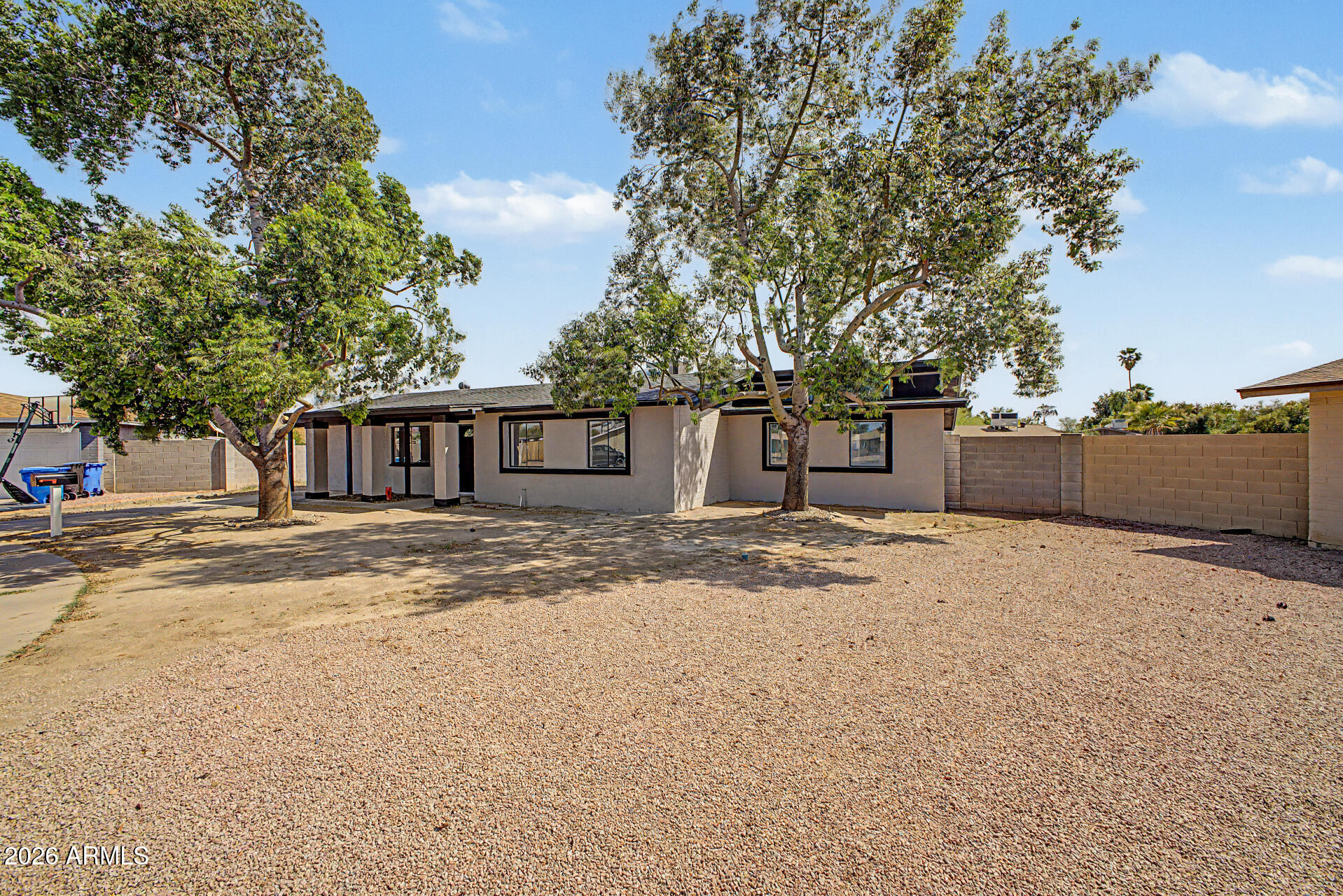 913 West St John Road Phoenix, AZ 85023 - Photo 5 of 34 IMG_1338