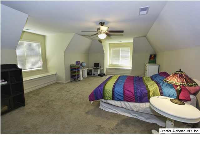 920 Haddington Dale Pelham, AL 35124 - Photo 4 of 32