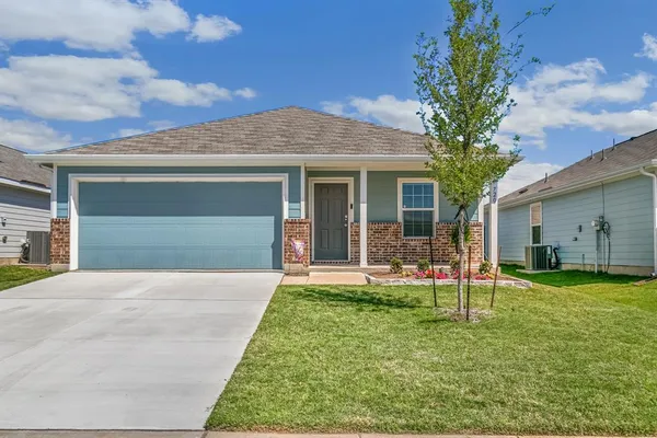 $1,450 | 720 Autumnwood Way, Princeton, TX 75407